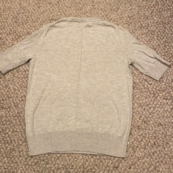 GAP sweater top in perfect condition. Size Xs. - Picture 7 of 8